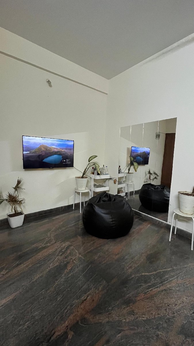 Shafali's listing photo 2