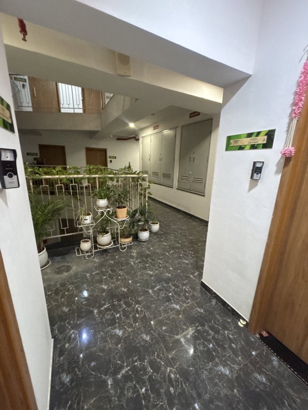Madhu's listing photo 1