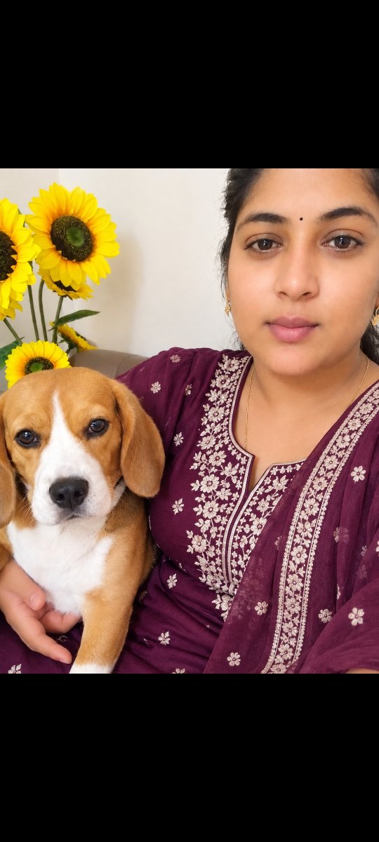 R's profile photo